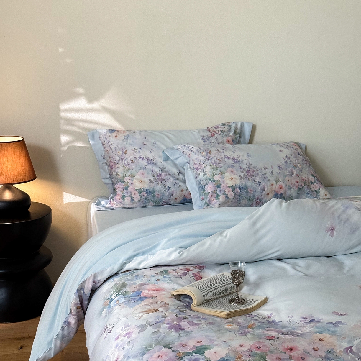 91家纺网 家纺一手货源 找家纺 禾时 2025新款天丝棉磨毛数码印花四件套 梦境-蓝