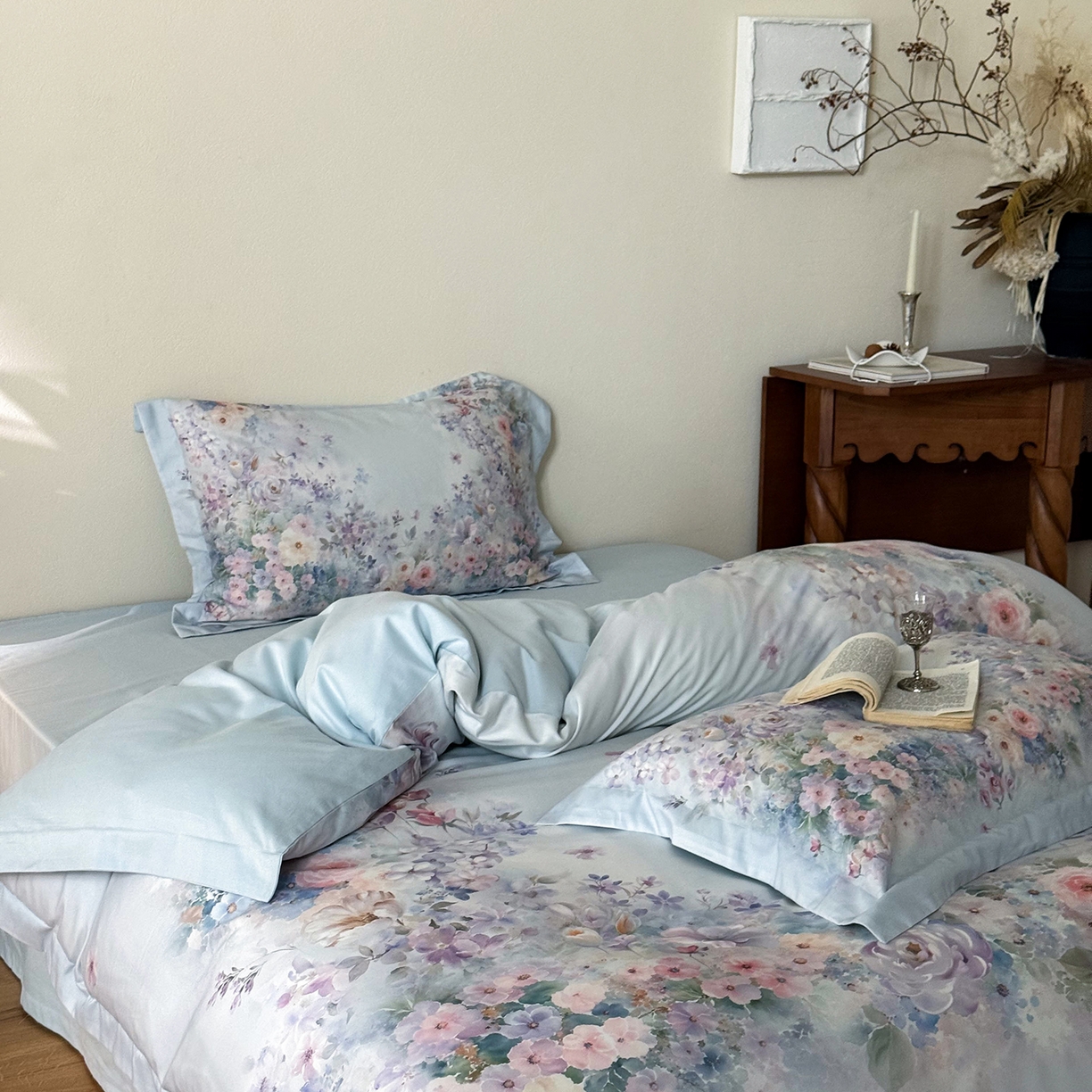 91家纺网 家纺一手货源 找家纺 禾时 2025新款天丝棉磨毛数码印花四件套 梦境-蓝