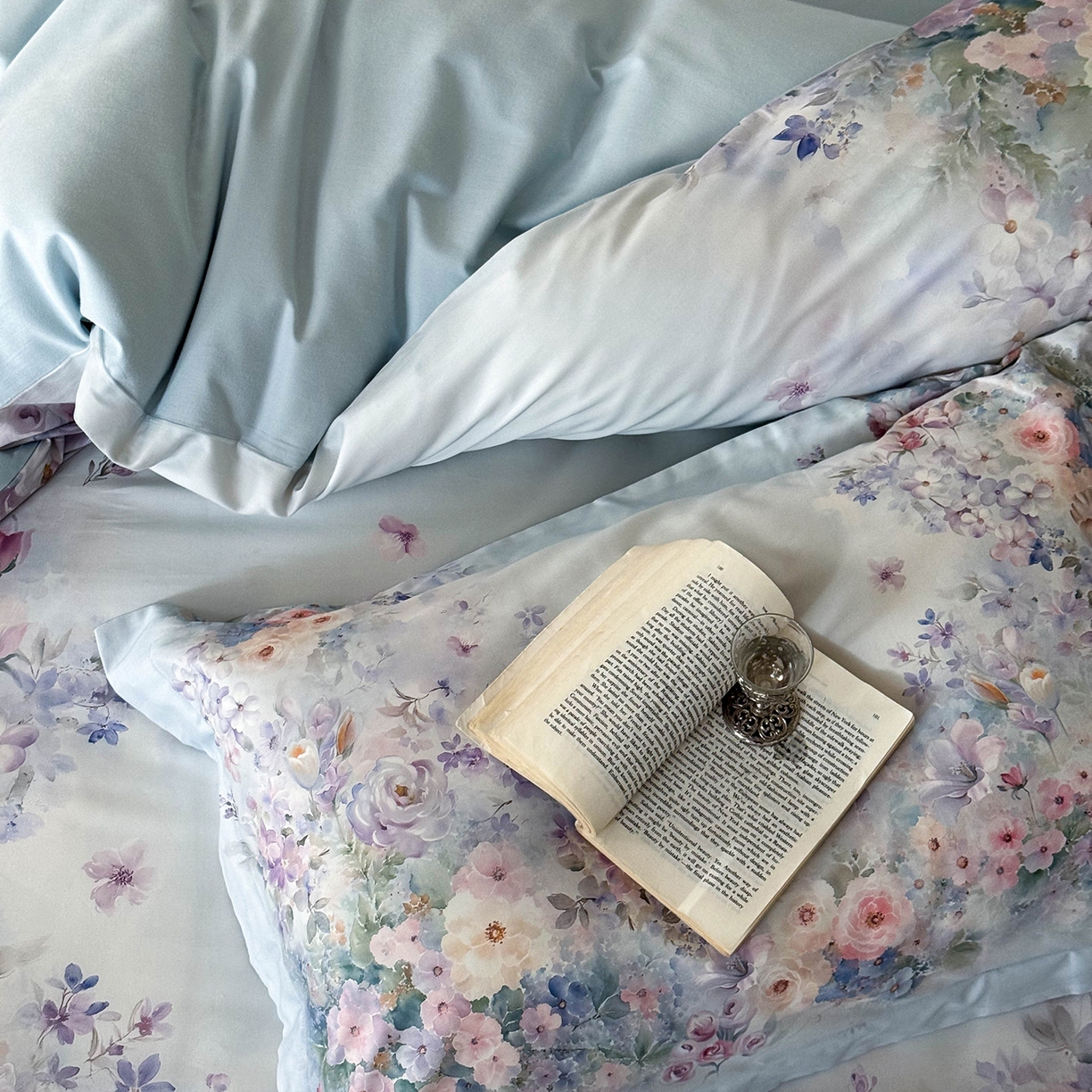 91家纺网 家纺一手货源 找家纺 禾时 2025新款天丝棉磨毛数码印花四件套 梦境-蓝