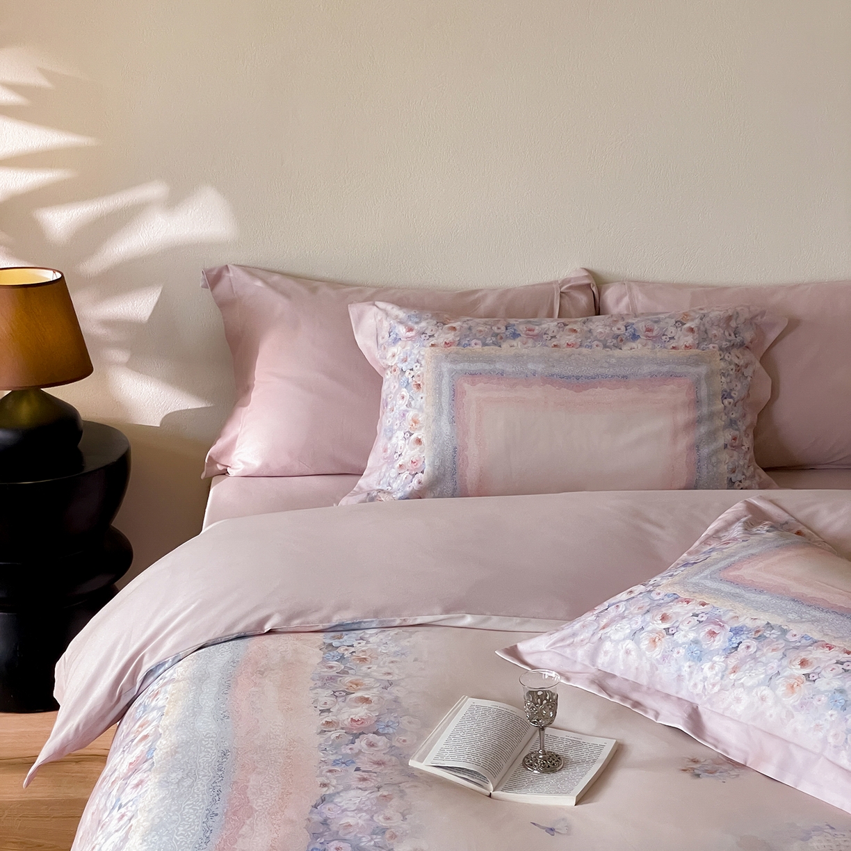 91家纺网 家纺一手货源 找家纺 禾时 2025新款天丝棉磨毛数码印花四件套 普罗旺斯-粉