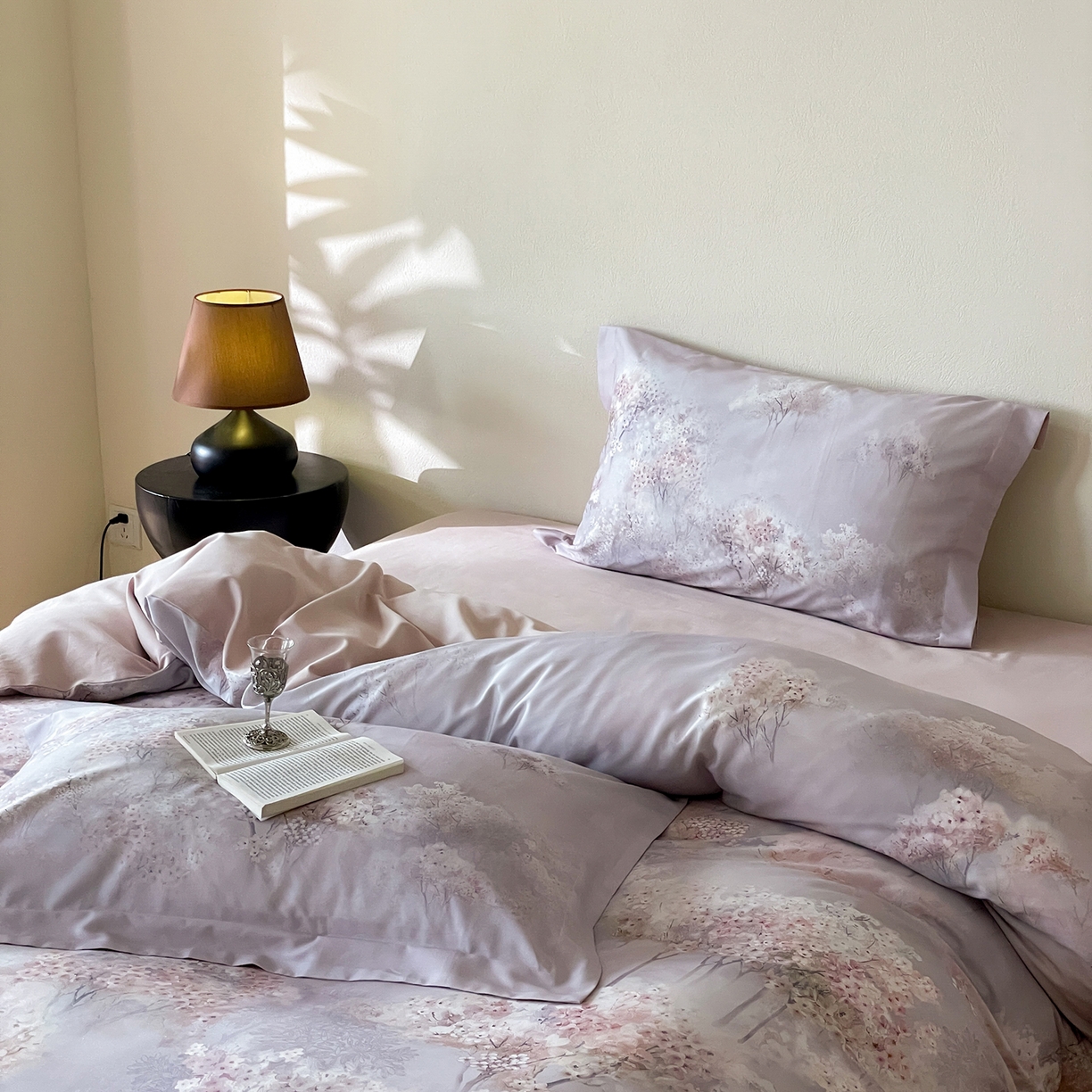 91家纺网 家纺一手货源 找家纺 禾时 2025新款天丝棉磨毛数码印花四件套 桃喜-灰