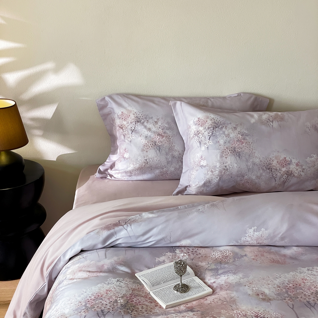 91家纺网 家纺一手货源 找家纺 禾时 2025新款天丝棉磨毛数码印花四件套 桃喜-灰