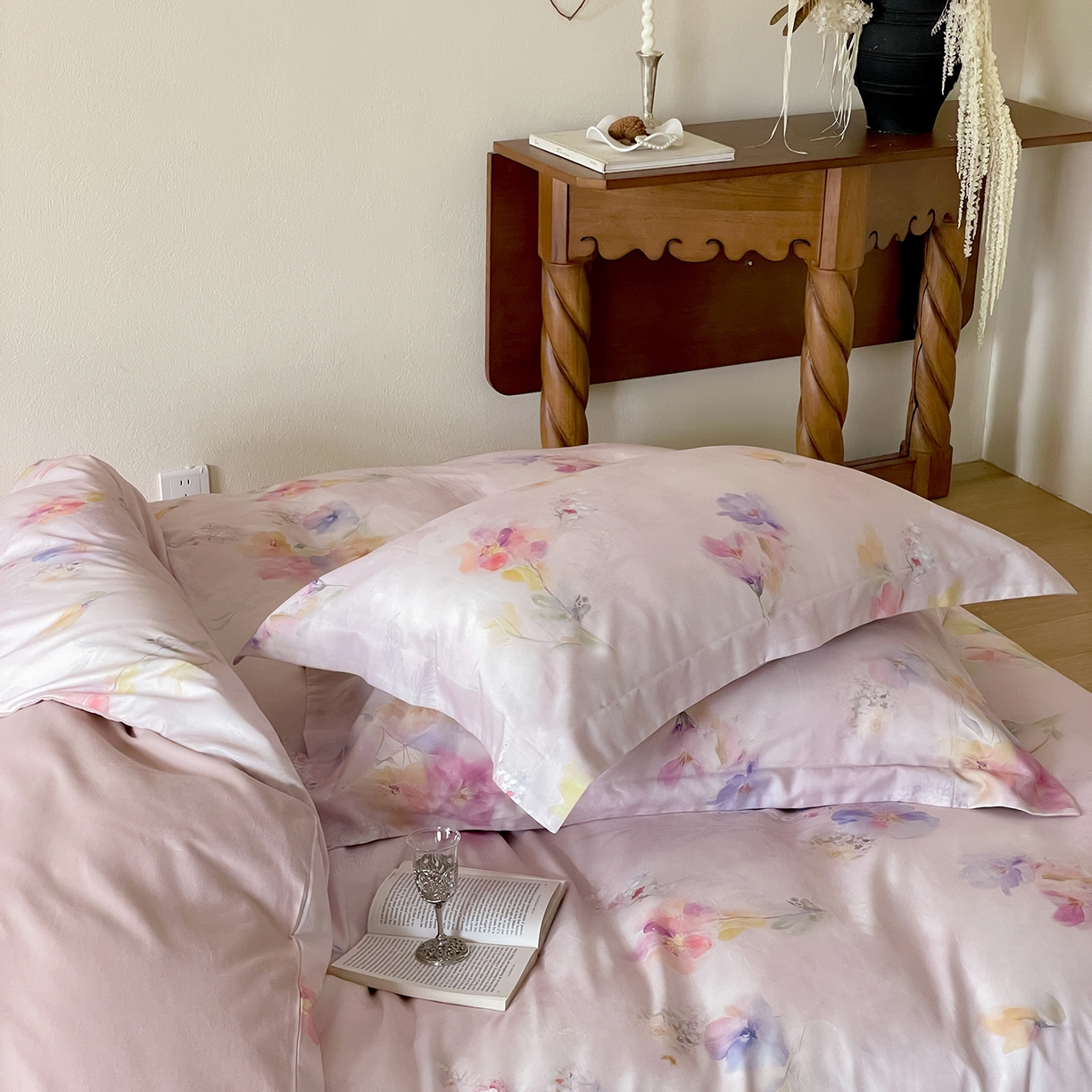 91家纺网 家纺一手货源 找家纺 禾时 2025新款天丝棉磨毛数码印花四件套 午逅-粉