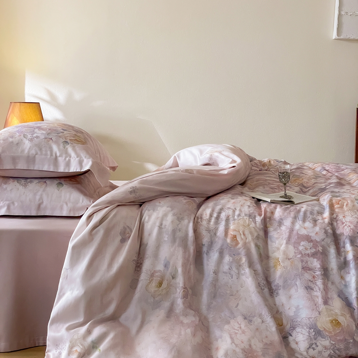 91家纺网 家纺一手货源 找家纺 禾时 2025新款天丝棉磨毛数码印花四件套 雾熙-粉