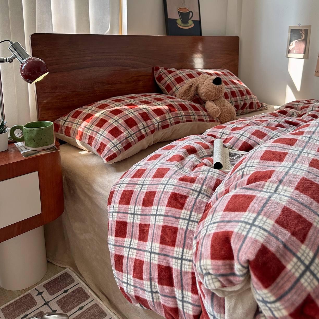 91家纺网 家纺一手货源 找家纺 艾咪-Amy ntmy 2025新款中古风复古格牛奶绒四件套 牛仔格红