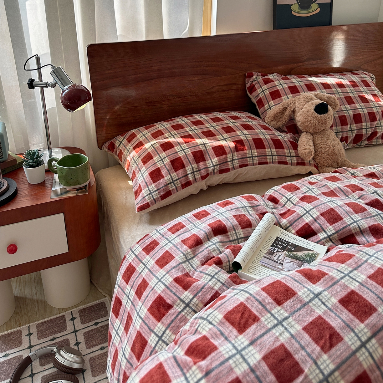 91家纺网 家纺一手货源 找家纺 艾咪-Amy ntmy 2025新款中古风复古格牛奶绒四件套 牛仔格红