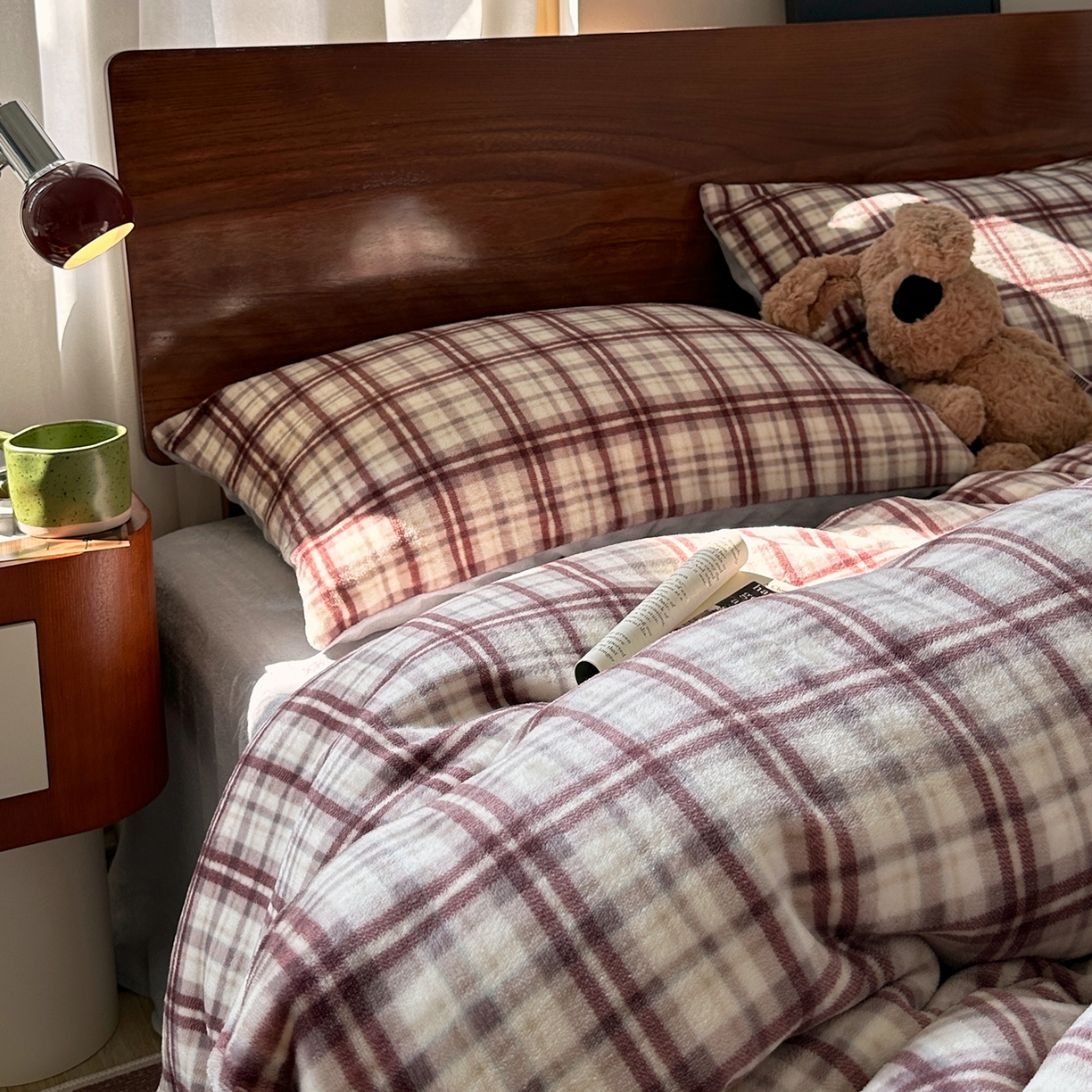 91家纺网 家纺一手货源 找家纺 艾咪-Amy ntmy 2025新款中古风复古格牛奶绒四件套 伊索紫