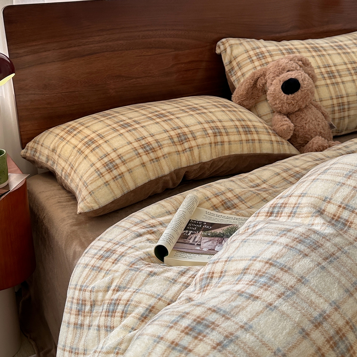 91家纺网 家纺一手货源 找家纺 艾咪-Amy ntmy 2025新款中古风复古格牛奶绒四件套 方糖