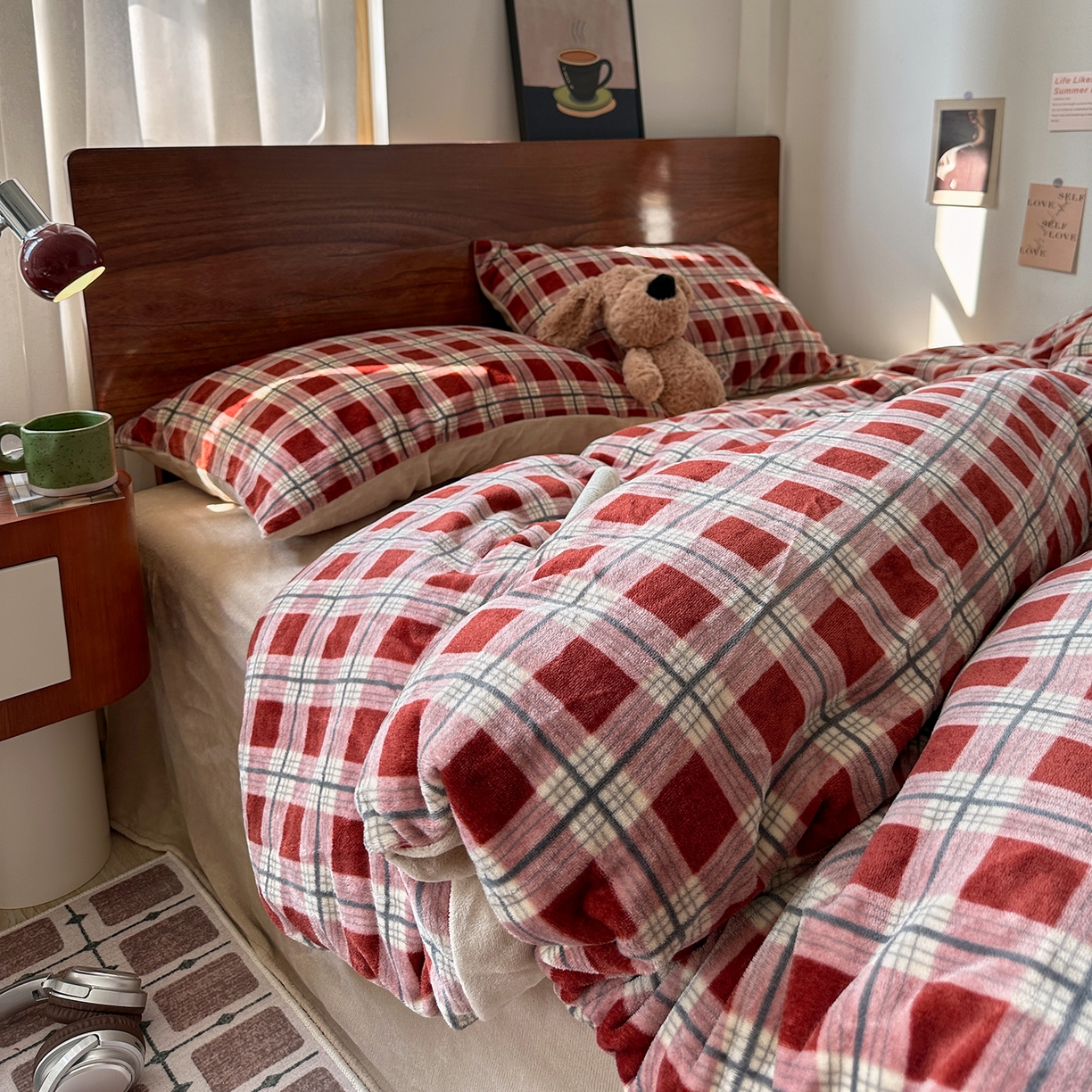 91家纺网 家纺一手货源 找家纺 艾咪-Amy ntmy 2025新款中古风复古格牛奶绒四件套 牛仔格红