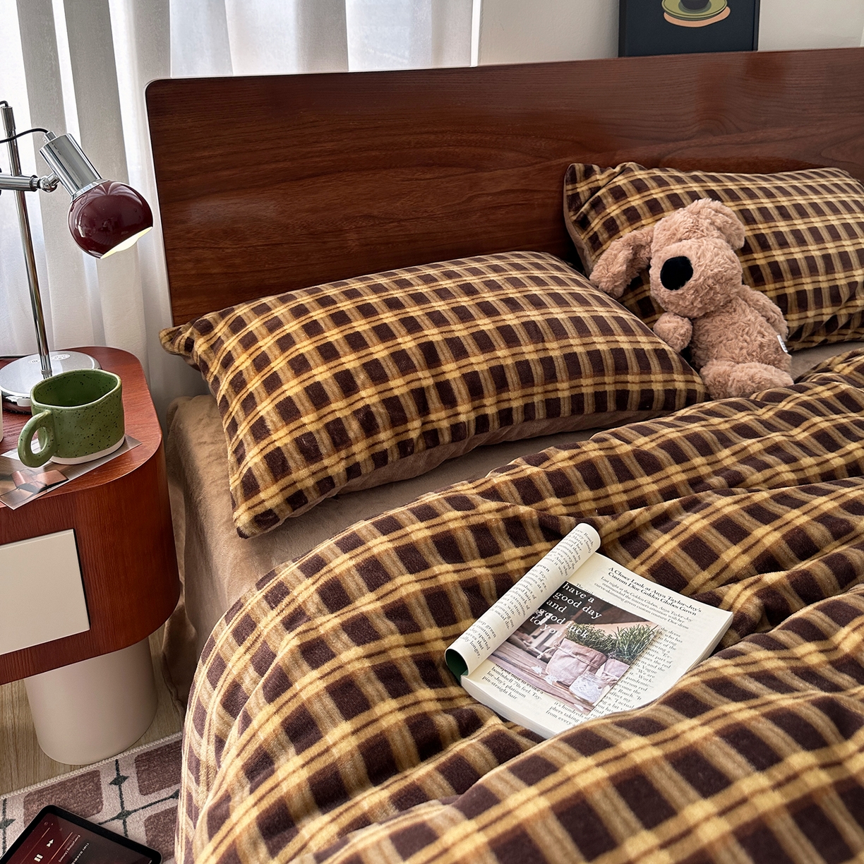 91家纺网 家纺一手货源 找家纺 艾咪-Amy ntmy 2025新款中古风复古格牛奶绒四件套 可乐加糖