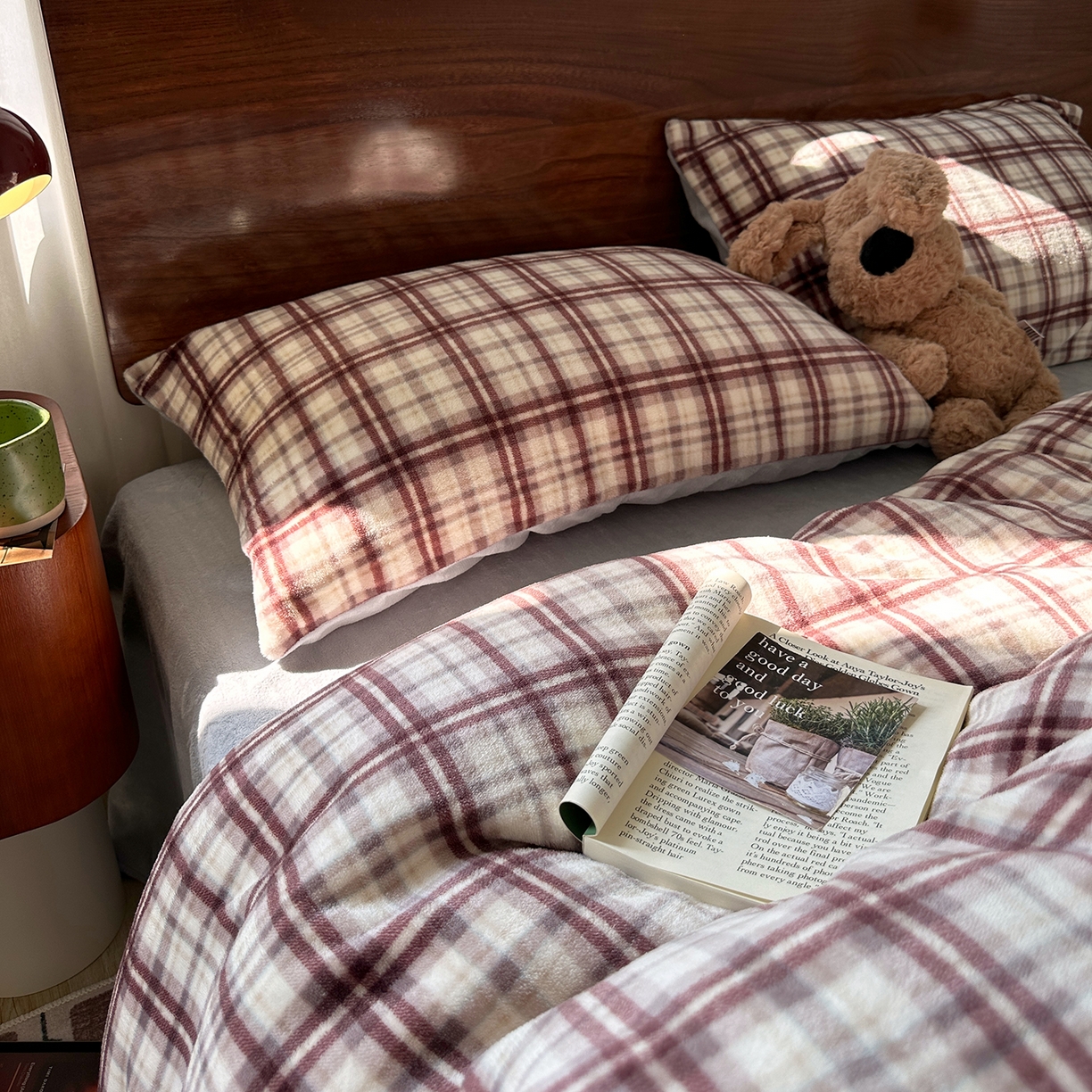 91家纺网 家纺一手货源 找家纺 艾咪-Amy ntmy 2025新款中古风复古格牛奶绒四件套 伊索紫