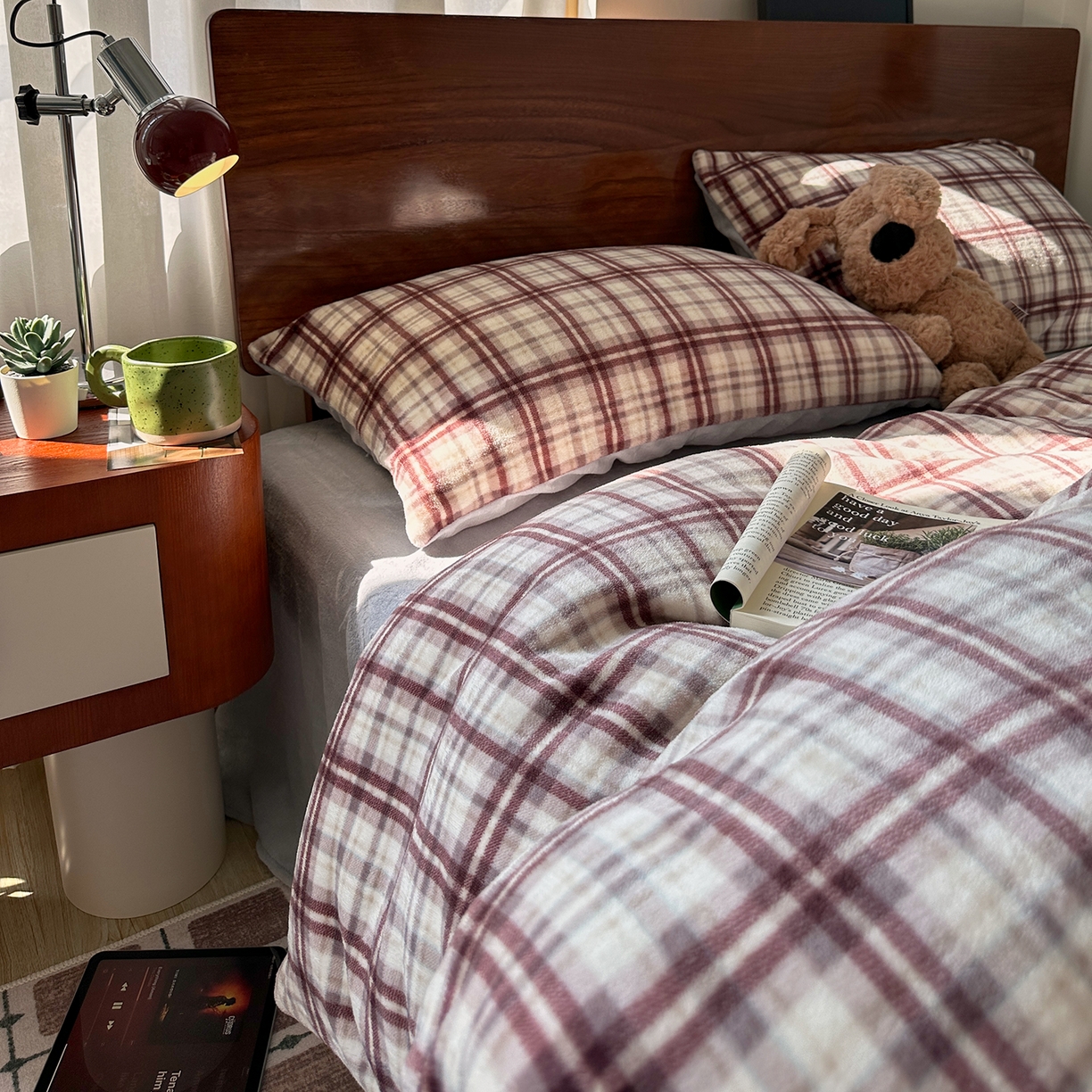 91家纺网 家纺一手货源 找家纺 艾咪-Amy ntmy 2025新款中古风复古格牛奶绒四件套 伊索紫