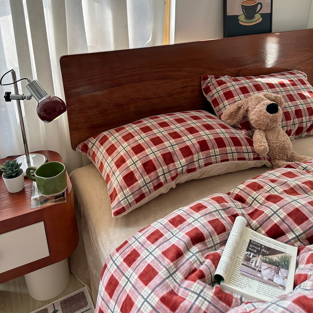 91家纺网 家纺一手货源 找家纺 艾咪-Amy ntmy 2025新款中古风复古格牛奶绒四件套 牛仔格红