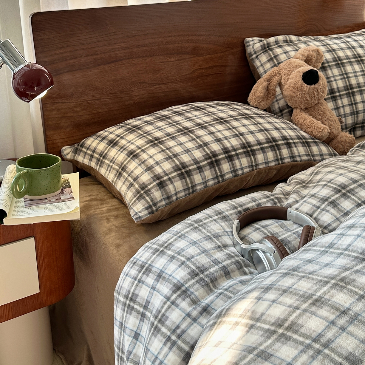 91家纺网 家纺一手货源 找家纺 艾咪-Amy ntmy 2025新款中古风复古格牛奶绒四件套 伊索卡其