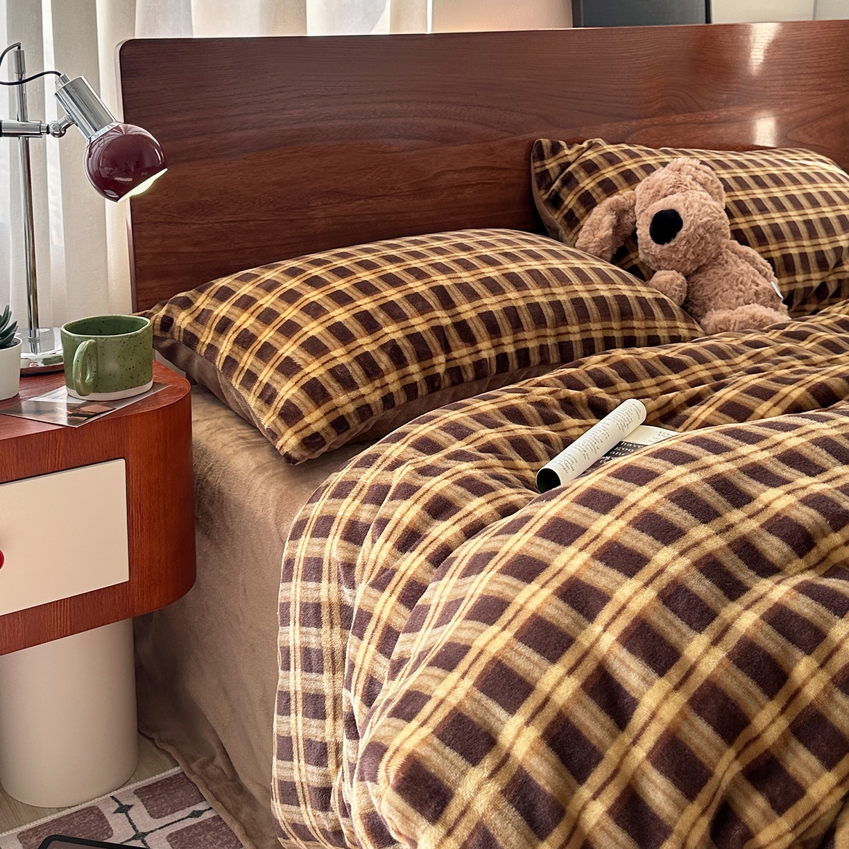 91家纺网 家纺一手货源 找家纺 艾咪-Amy ntmy 2025新款中古风复古格牛奶绒四件套 可乐加糖