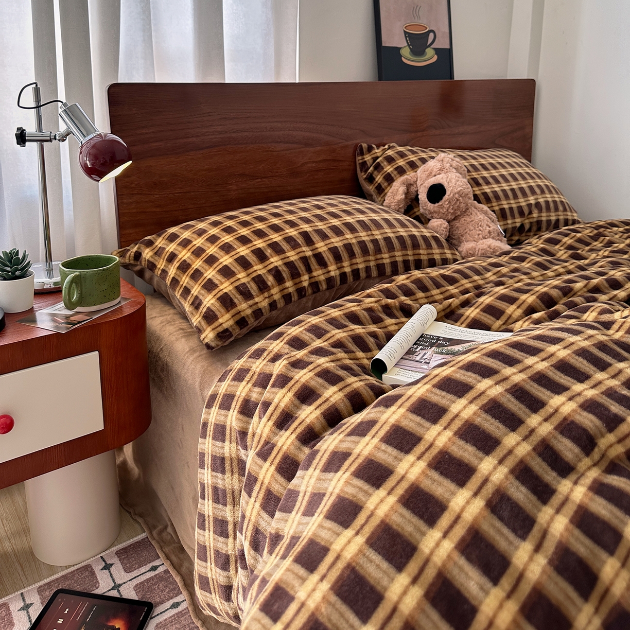 91家纺网 家纺一手货源 找家纺 艾咪-Amy ntmy 2025新款中古风复古格牛奶绒四件套 可乐加糖