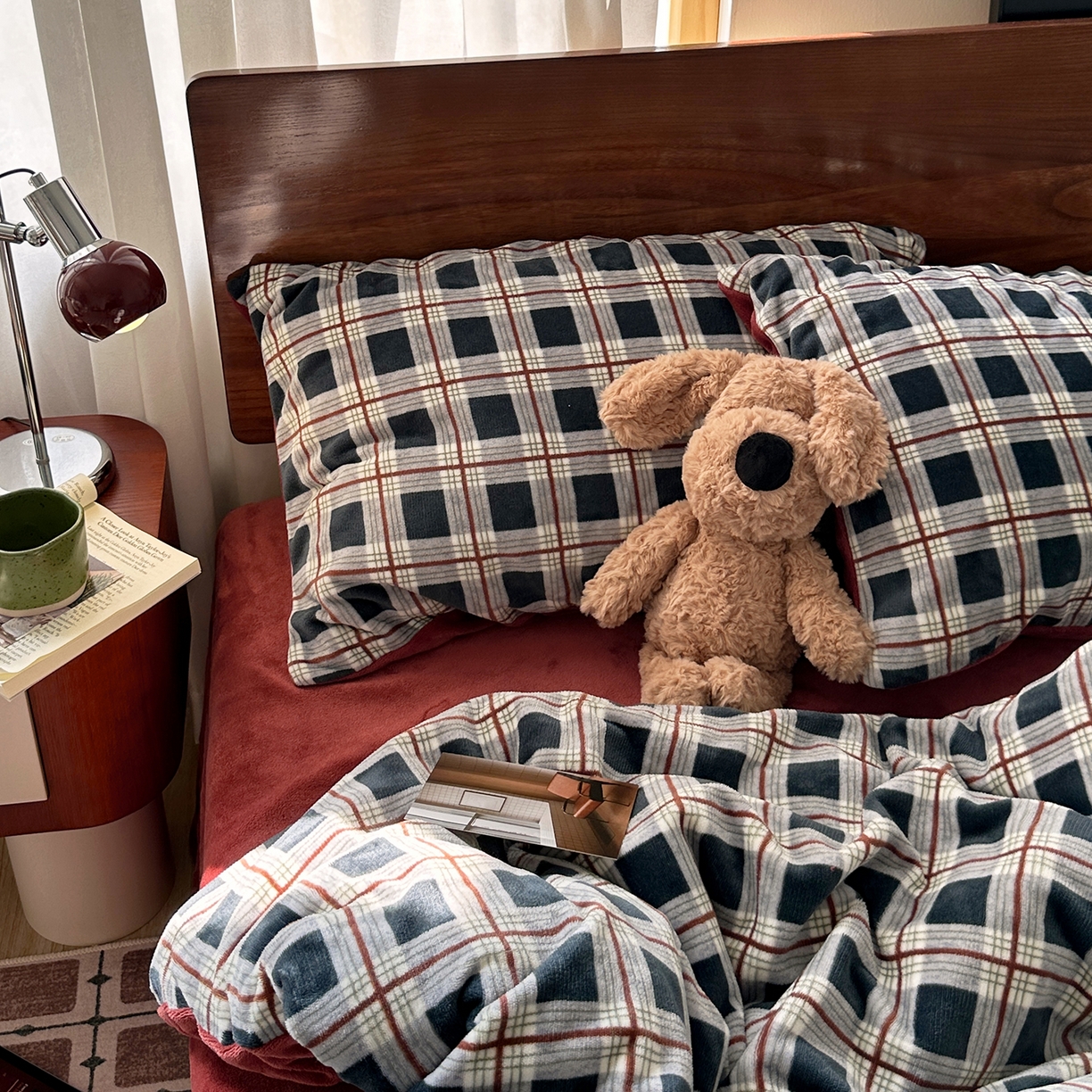 91家纺网 家纺一手货源 找家纺 艾咪-Amy ntmy 2025新款中古风复古格牛奶绒四件套 焦糖蓝格