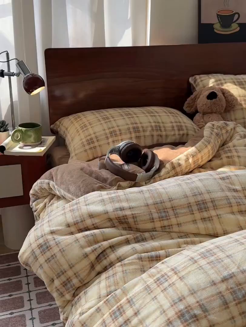 91家纺网 家纺一手货源 找家纺 艾咪-Amy ntmy 2025新款中古风复古格牛奶绒四件套 方糖