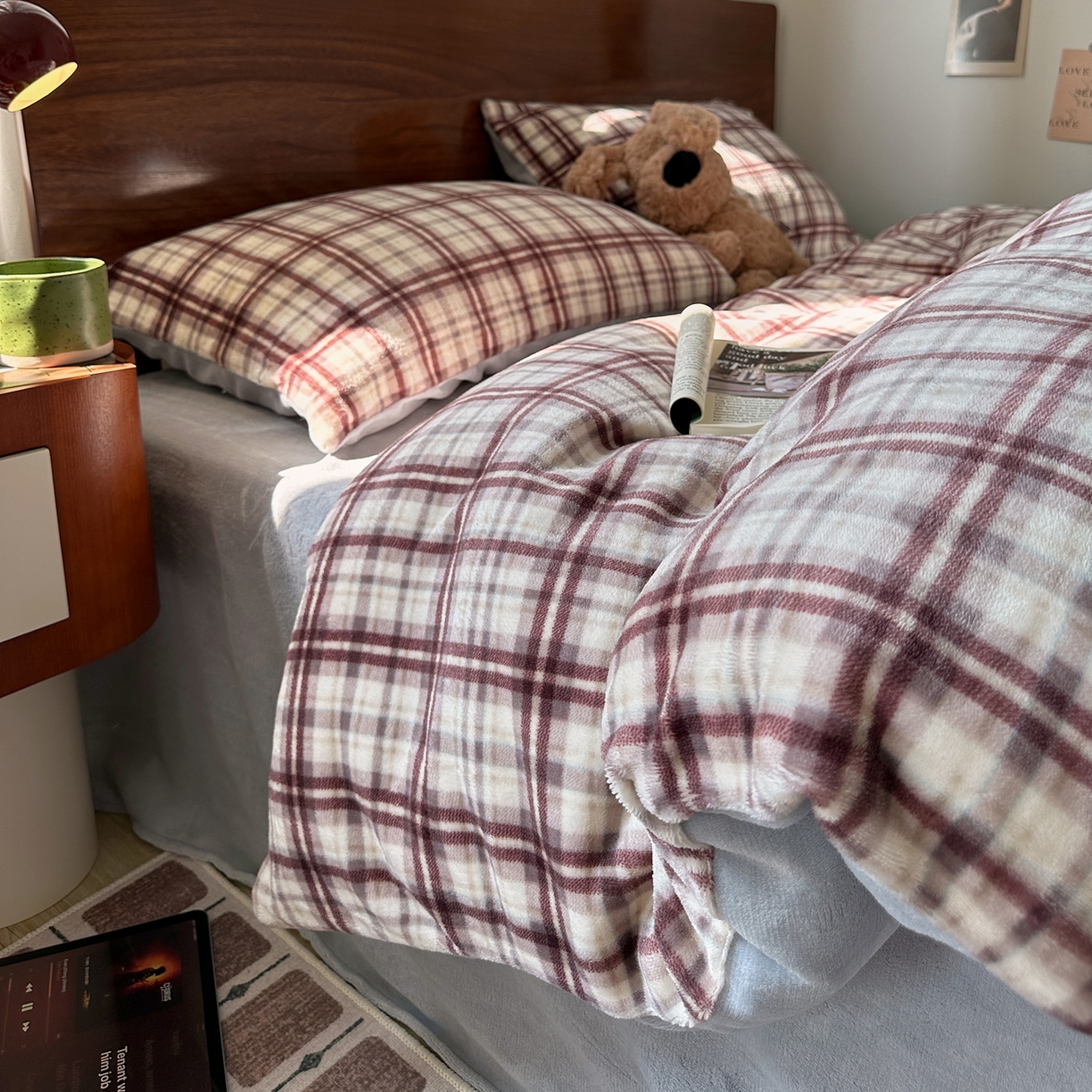 91家纺网 家纺一手货源 找家纺 艾咪-Amy ntmy 2025新款中古风复古格牛奶绒四件套 伊索紫