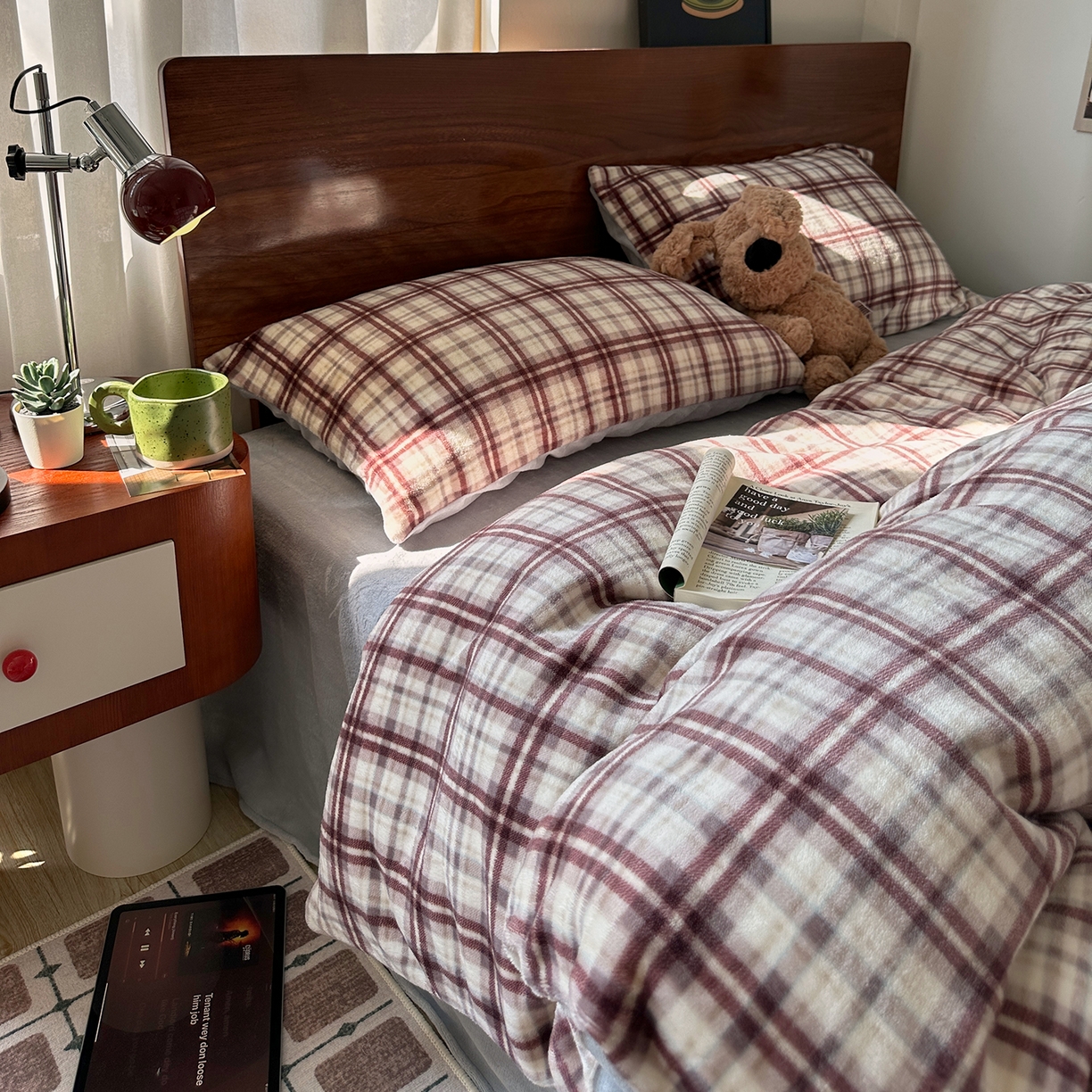 91家纺网 家纺一手货源 找家纺 艾咪-Amy ntmy 2025新款中古风复古格牛奶绒四件套 伊索紫