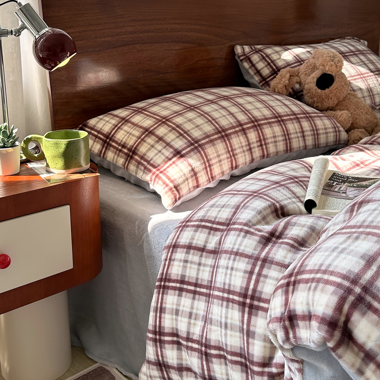 91家纺网 家纺一手货源 找家纺 艾咪-Amy ntmy 2025新款中古风复古格牛奶绒四件套 伊索紫