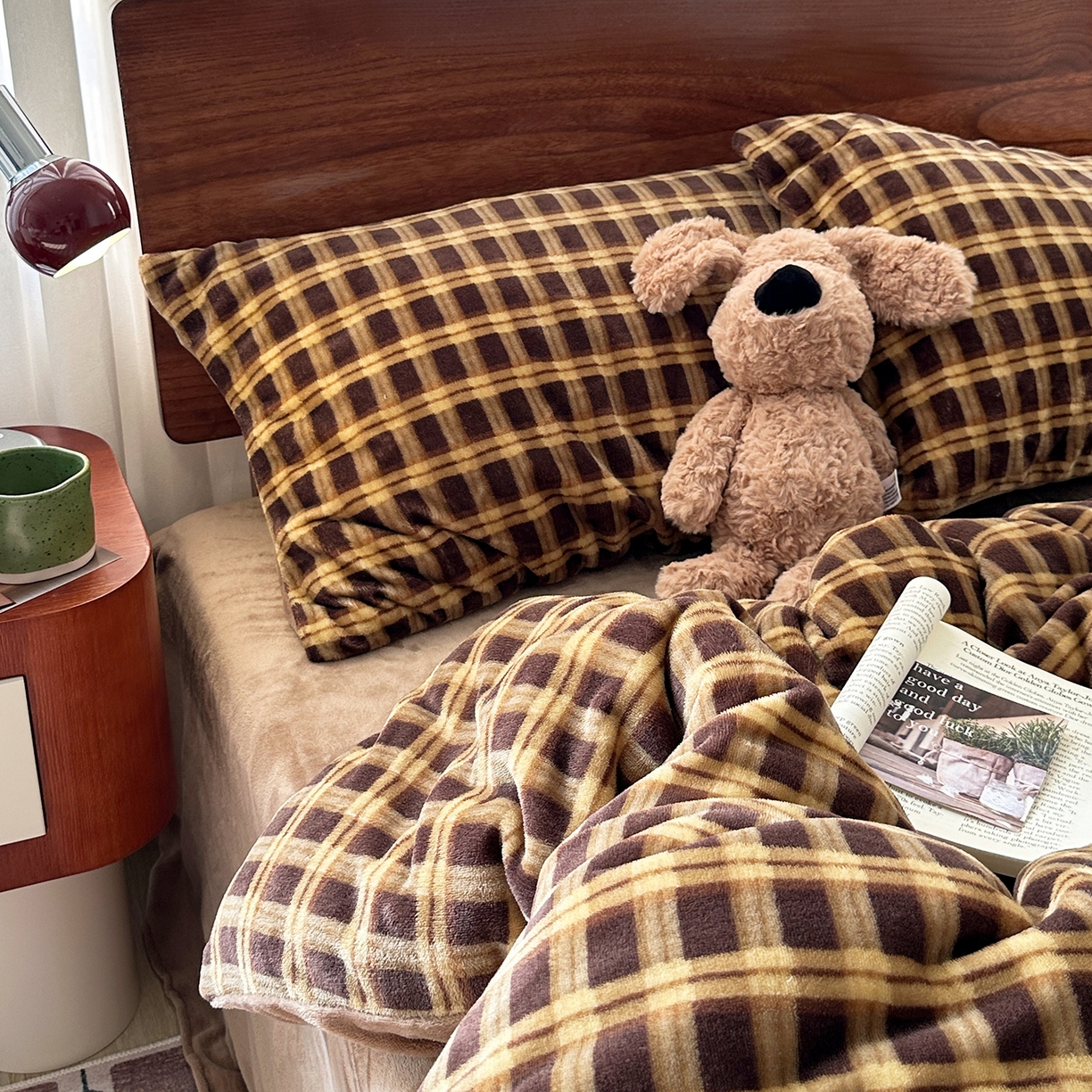 91家纺网 家纺一手货源 找家纺 艾咪-Amy ntmy 2025新款中古风复古格牛奶绒四件套 可乐加糖