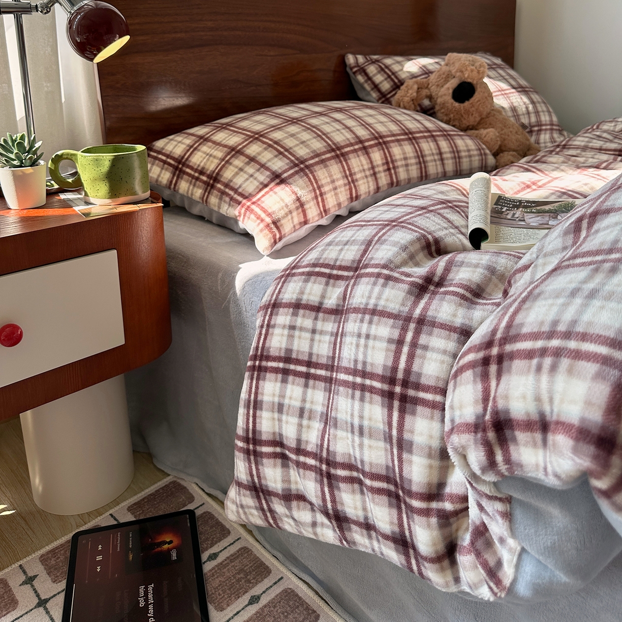 91家纺网 家纺一手货源 找家纺 艾咪-Amy ntmy 2025新款中古风复古格牛奶绒四件套 伊索紫