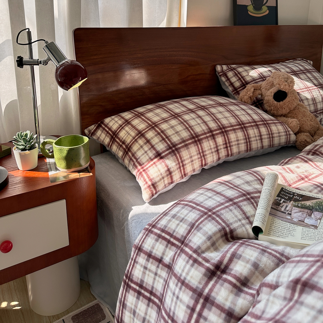 91家纺网 家纺一手货源 找家纺 艾咪-Amy ntmy 2025新款中古风复古格牛奶绒四件套 伊索紫