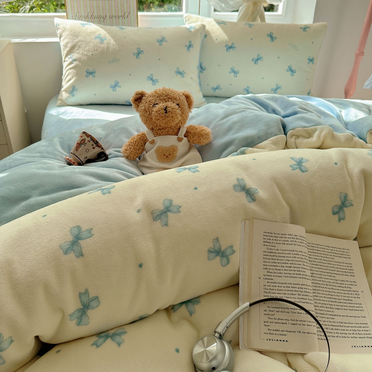 91家纺网 家纺一手货源 找家纺 优选 2025新款小清新加厚高克重牛奶绒四件套直播爆款电商爆款蓝色蝴蝶结