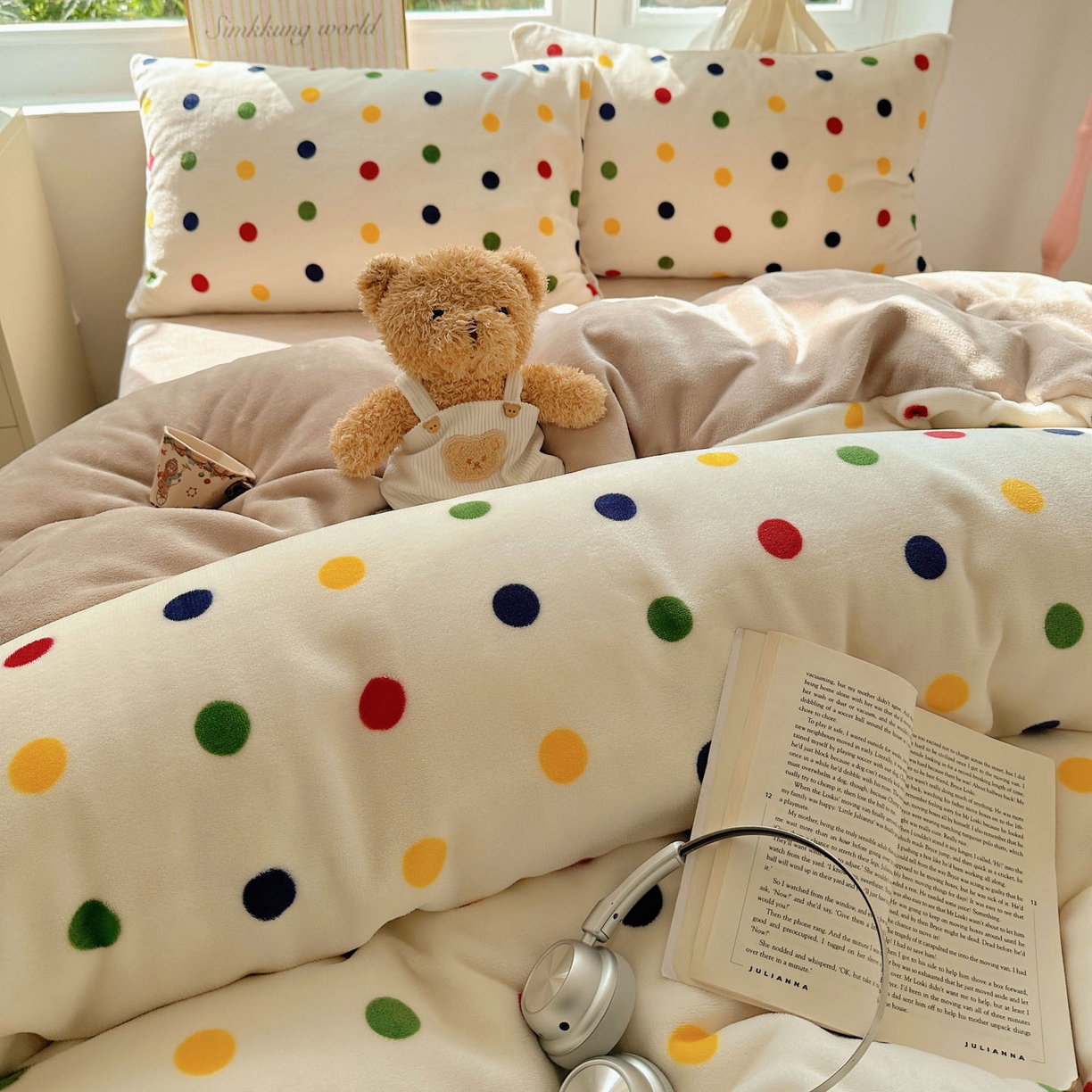 91家纺网 家纺一手货源 找家纺 优选 2025新款小清新加厚高克重牛奶绒四件套直播爆款电商爆款奇异波点