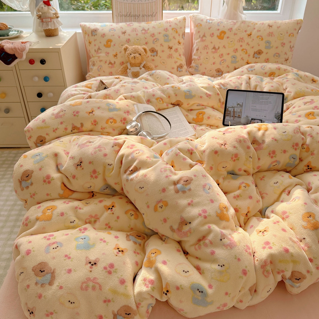 91家纺网 家纺一手货源 找家纺 优选 2025新款小清新加厚高克重牛奶绒四件套直播爆款电商爆款小狗乐园