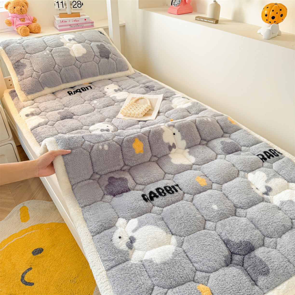 91家纺网 家纺一手货源 找家纺 （总）雯豆家纺 2025新款泰迪绒学生宿舍床褥床垫床护垫