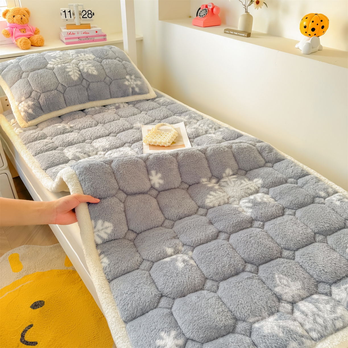 91家纺网 家纺一手货源 找家纺 （总）雯豆家纺 2025新款泰迪绒学生宿舍床褥床垫床护垫