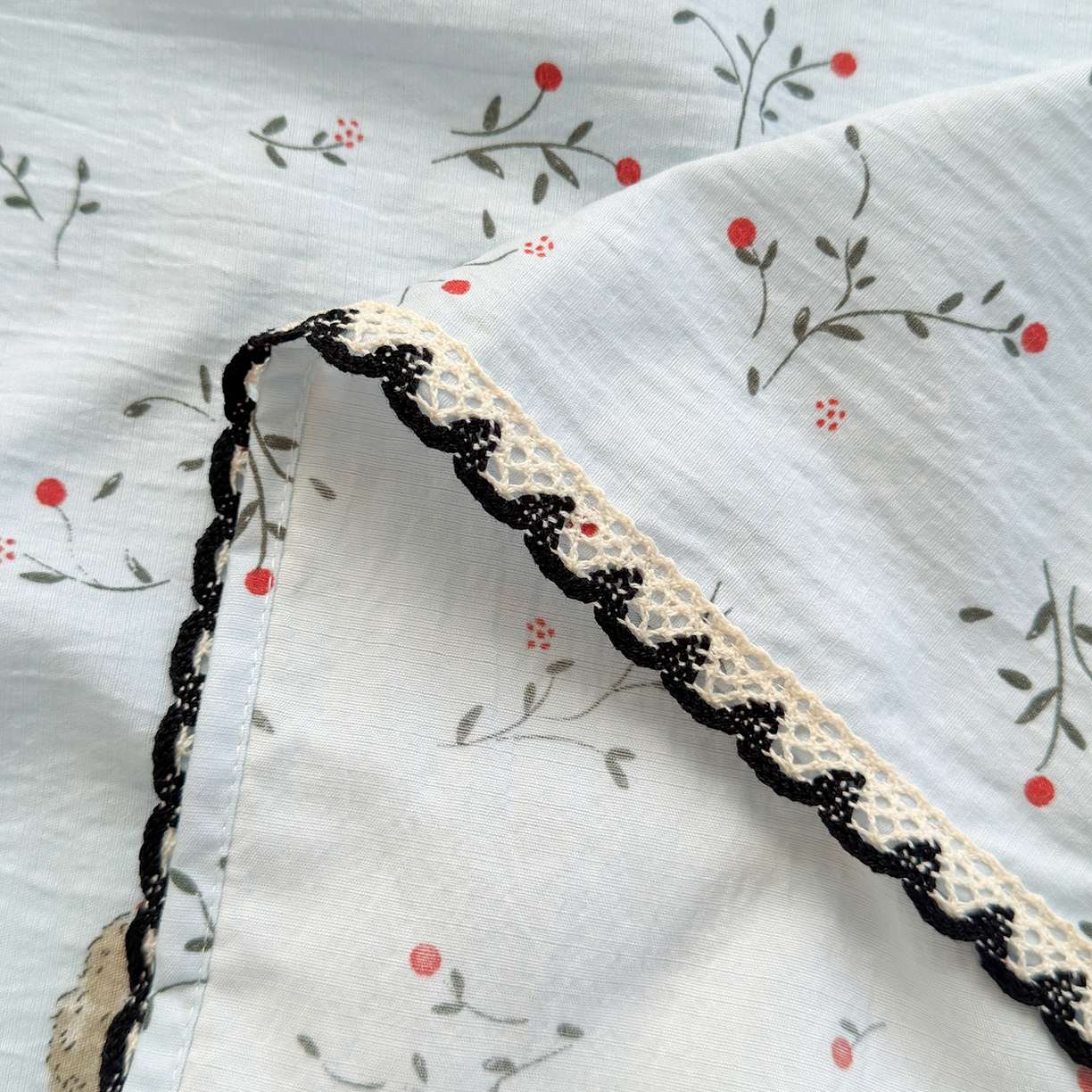 91家纺网 家纺一手货源 找家纺 （总）沐芷 2025 秋冬加厚床单高克重双层纱黑色小花边被单床单三件套