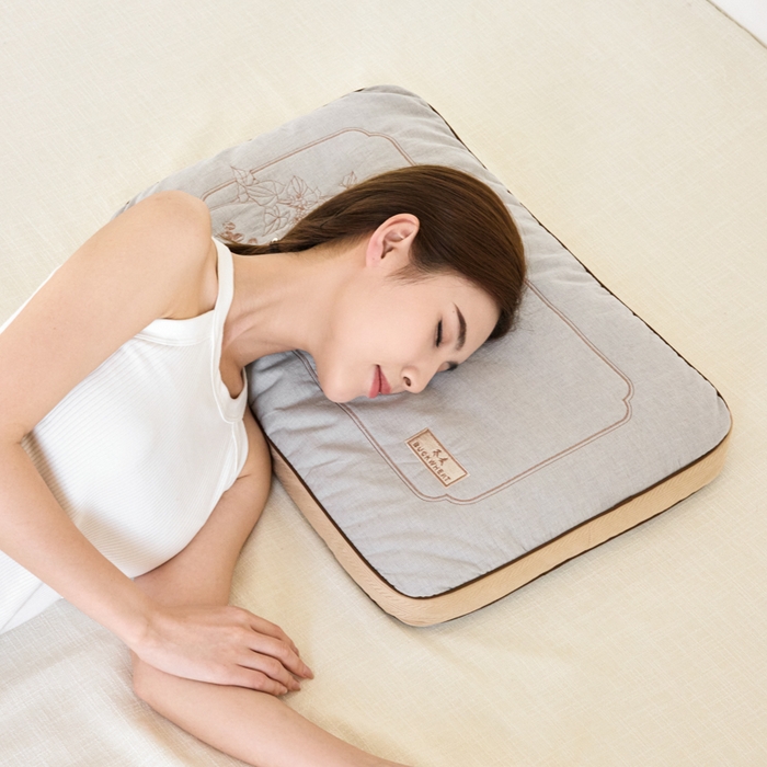 91家纺网 家纺一手货源 找家纺 昕科 2025新款禾绣立体棉麻荞麦枕-棉麻绣花草本荞麦枕头中式亚麻刺绣荞麦壳枕芯 禾绣立体荞麦枕-灰色一只