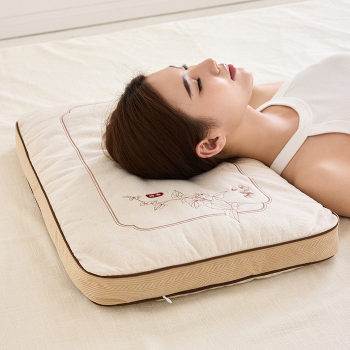 91家纺网 家纺一手货源 找家纺 昕科 2025新款禾绣立体棉麻荞麦枕-棉麻绣花草本荞麦枕头中式亚麻刺绣荞麦壳枕芯 禾绣立体荞麦枕-米色一只