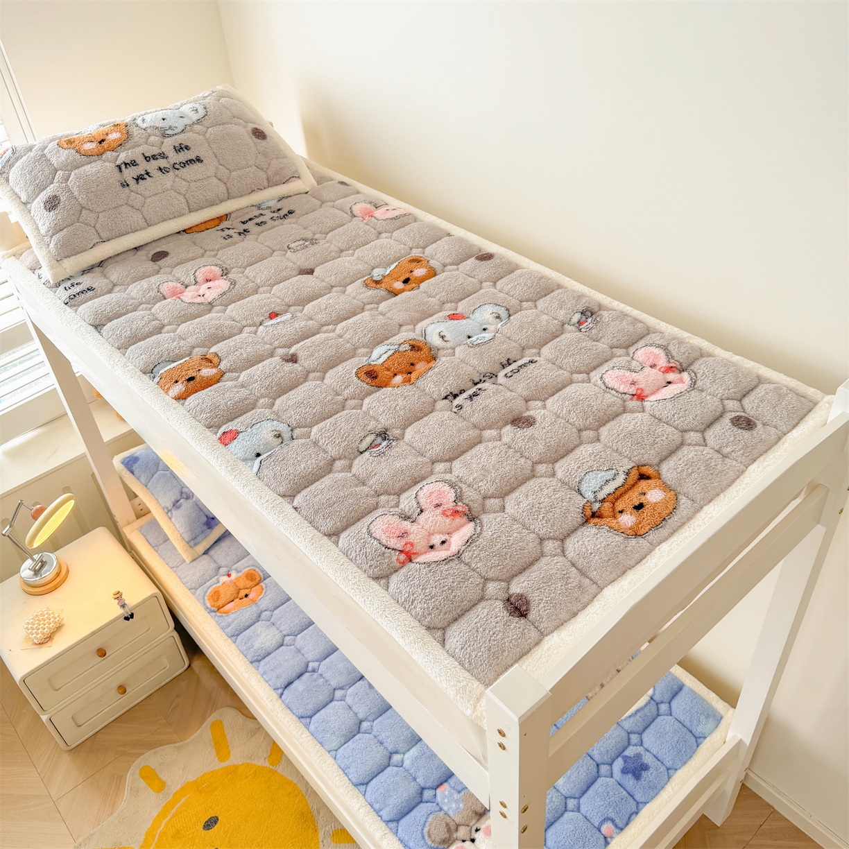 91家纺网 家纺一手货源 找家纺 雯豆家纺 2025新款泰迪绒学生宿舍床褥床垫床护垫 泰迪绒床褥-顽皮小象