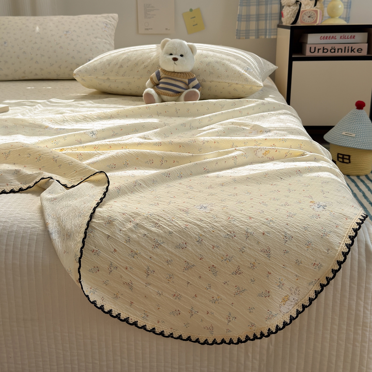 91家纺网 家纺一手货源 找家纺 沐芷 2025 秋冬加厚床单高克重双层纱黑色小花边被单床单三件套 春日絮兔