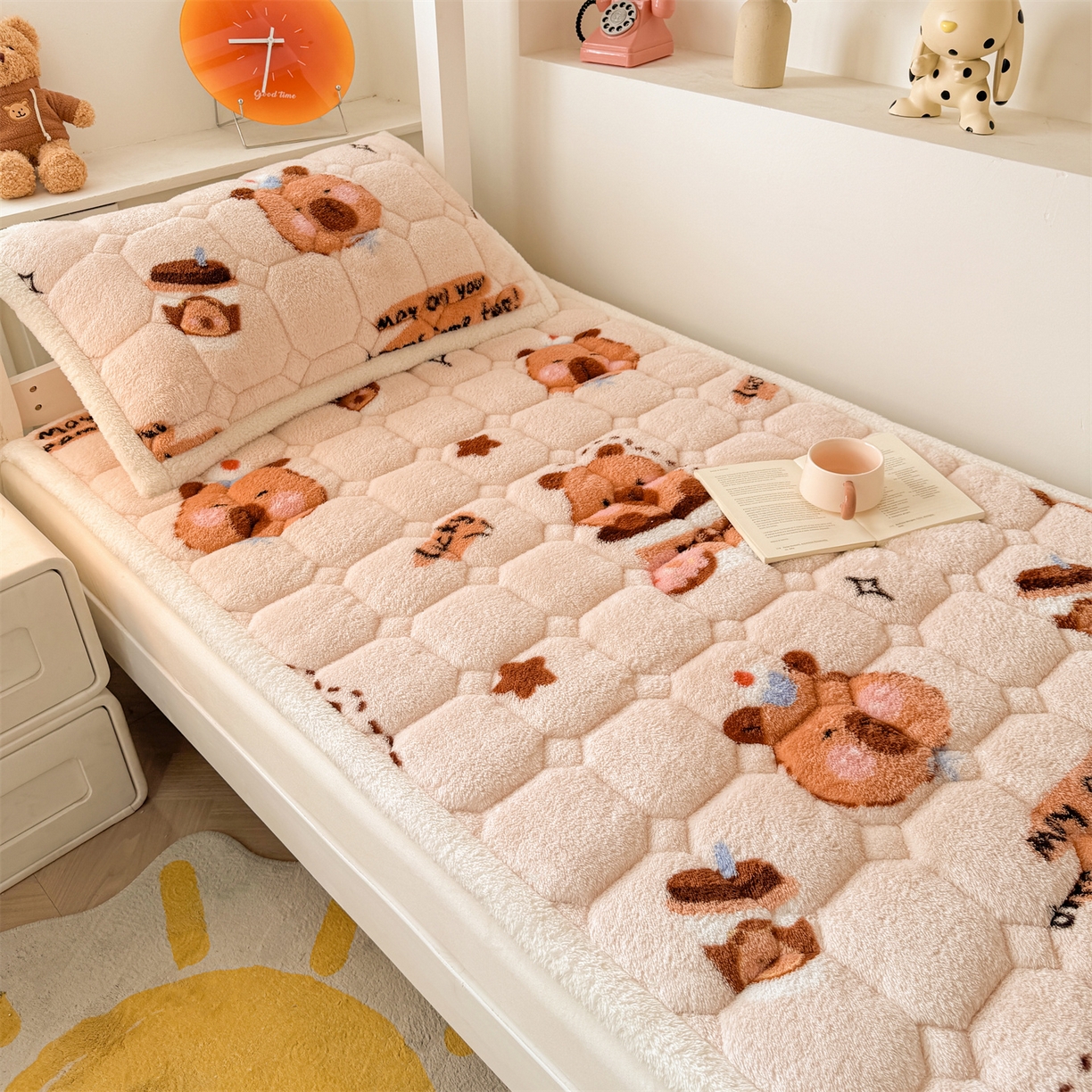 91家纺网 家纺一手货源 找家纺 雯豆家纺 2025新款泰迪绒学生宿舍床褥床垫床护垫 泰迪绒床褥-茶杯熊