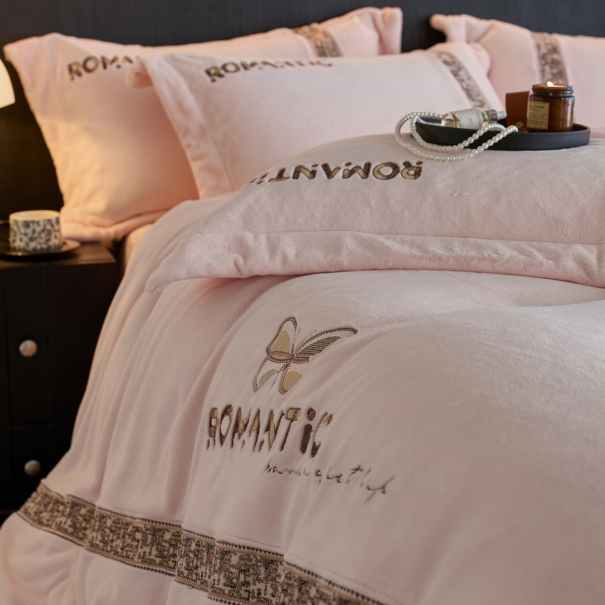 91家纺网 家纺一手货源 找家纺 蓝梦 2025新款直播爆款270克全消光牛奶绒系列四件套-克罗地亚  梦想粉