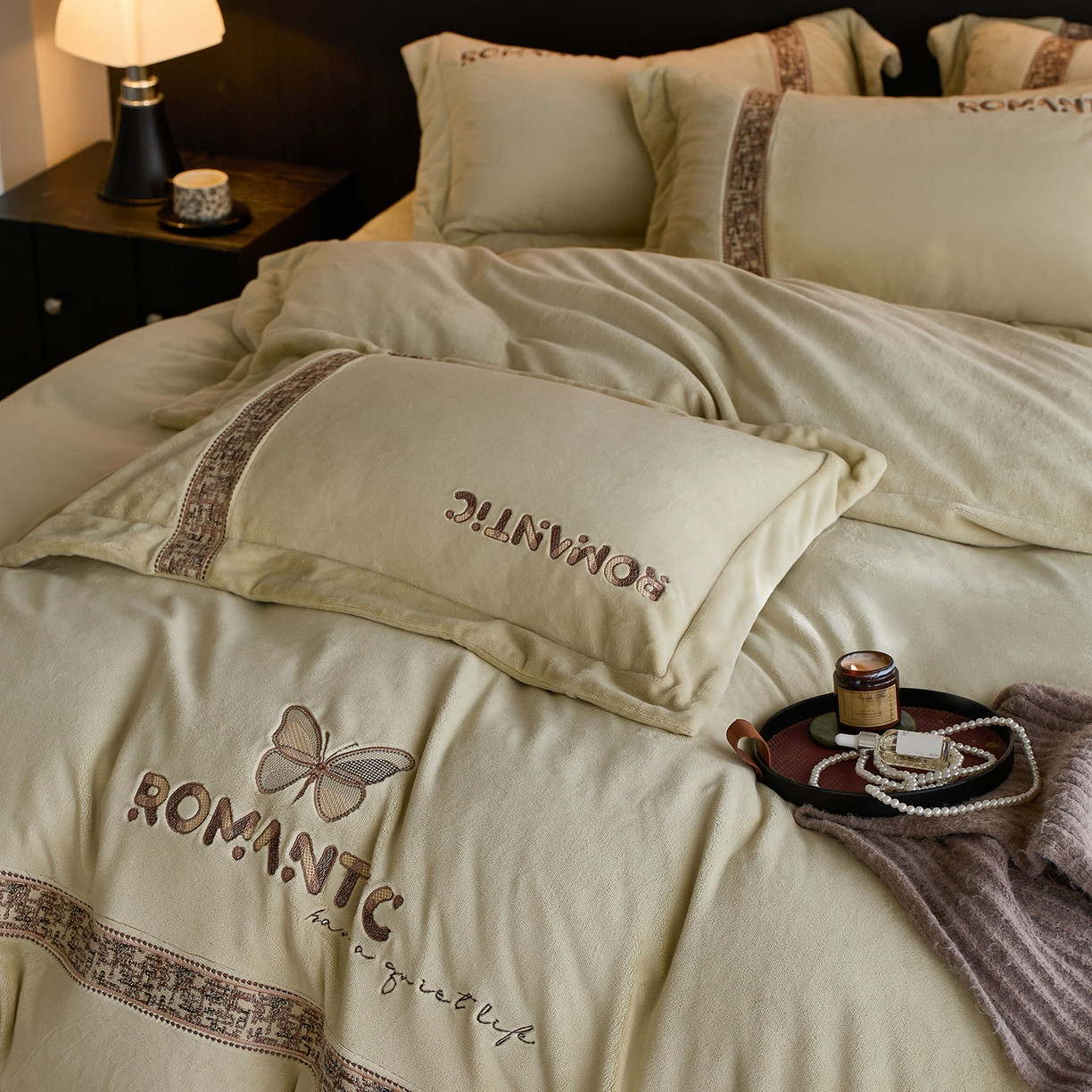 91家纺网 家纺一手货源 找家纺 蓝梦 2025新款直播爆款270克全消光牛奶绒系列四件套-克罗地亚  浅绿