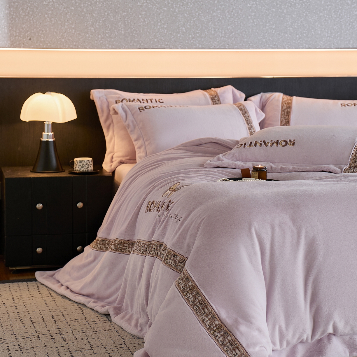 91家纺网 家纺一手货源 找家纺 蓝梦 2025新款直播爆款270克全消光牛奶绒系列四件套-克罗地亚  浅紫