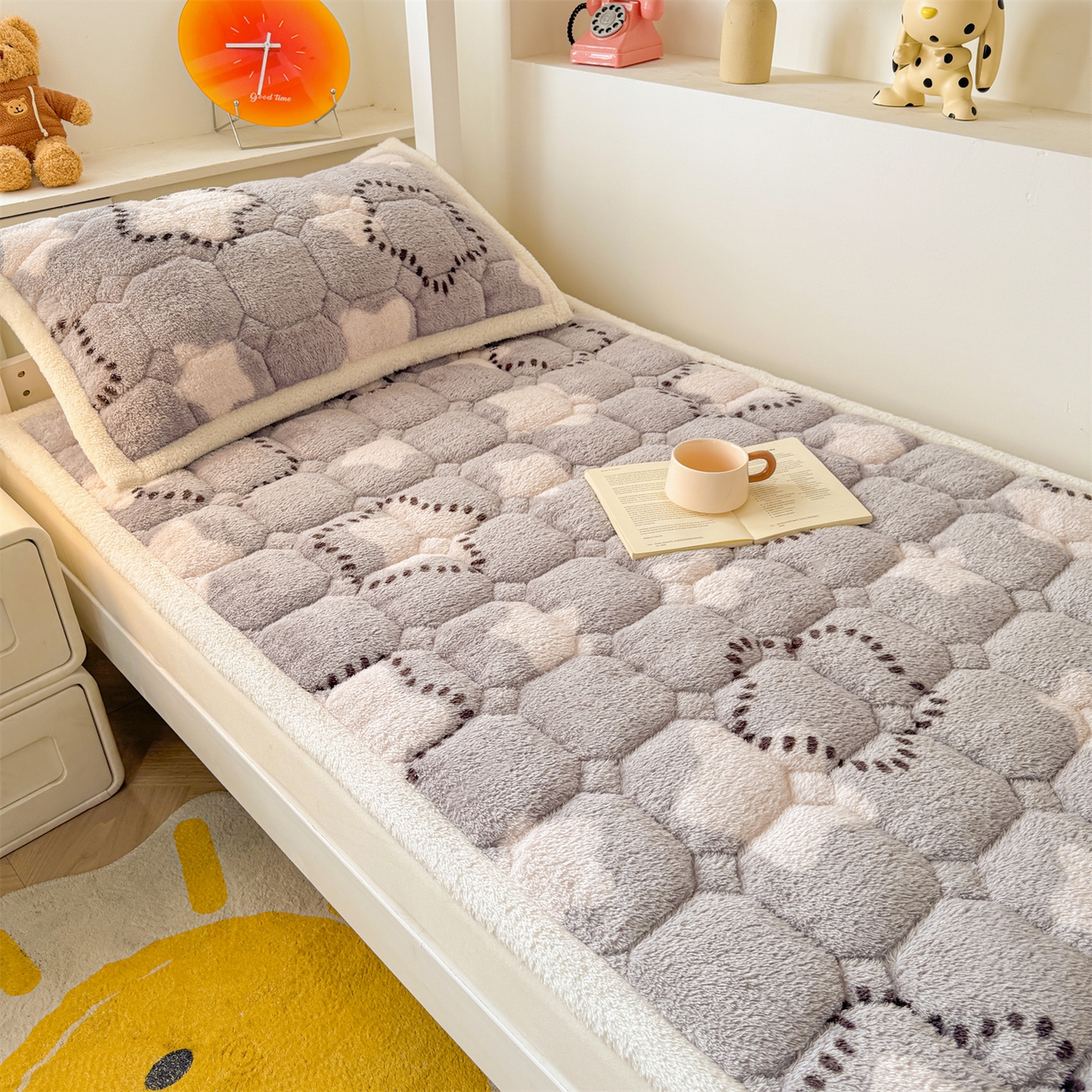 91家纺网 家纺一手货源 找家纺 雯豆家纺 2025新款泰迪绒学生宿舍床褥床垫床护垫 泰迪绒床褥-浩瀚星辰