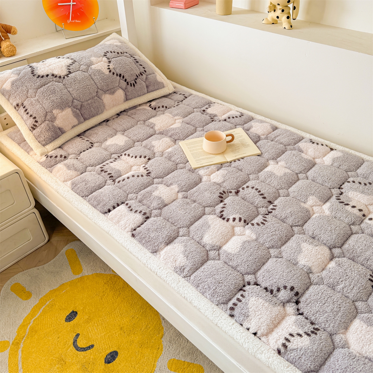 91家纺网 家纺一手货源 找家纺 雯豆家纺 2025新款泰迪绒学生宿舍床褥床垫床护垫 泰迪绒床褥-浩瀚星辰