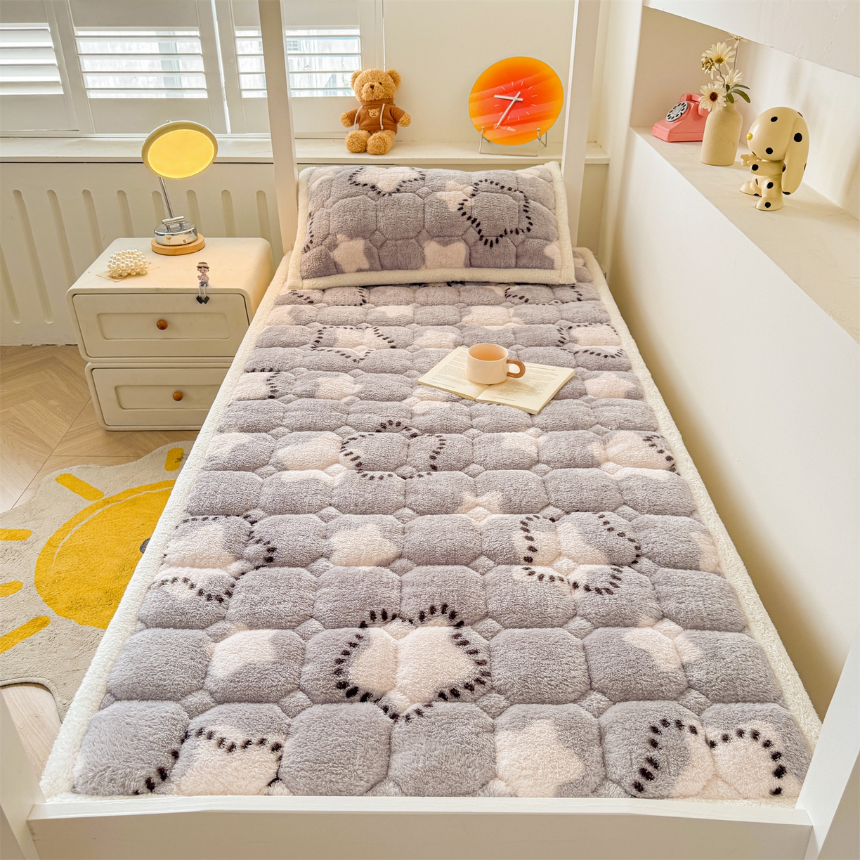 91家纺网 家纺一手货源 找家纺 雯豆家纺 2025新款泰迪绒学生宿舍床褥床垫床护垫 泰迪绒床褥-浩瀚星辰