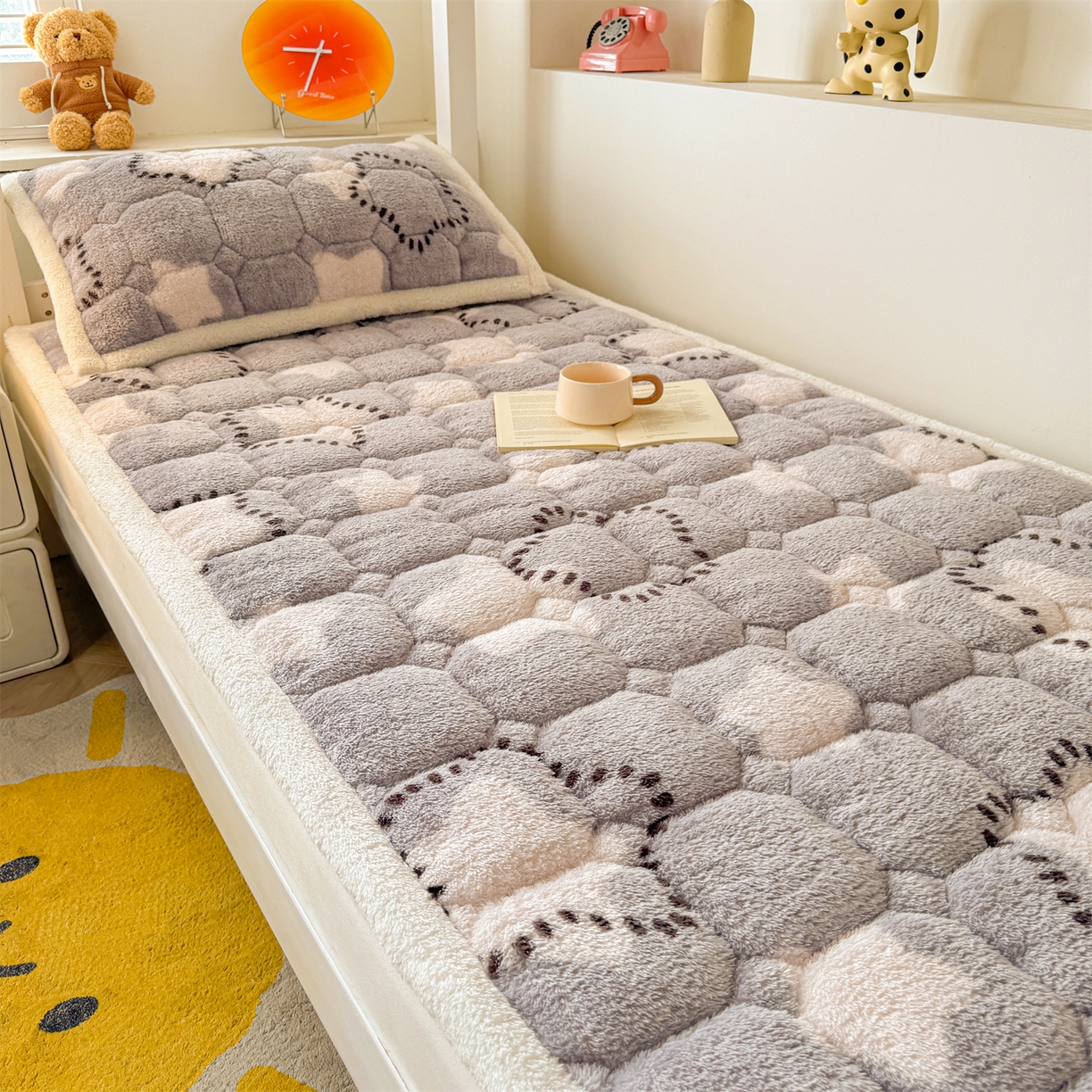 91家纺网 家纺一手货源 找家纺 雯豆家纺 2025新款泰迪绒学生宿舍床褥床垫床护垫 泰迪绒床褥-浩瀚星辰