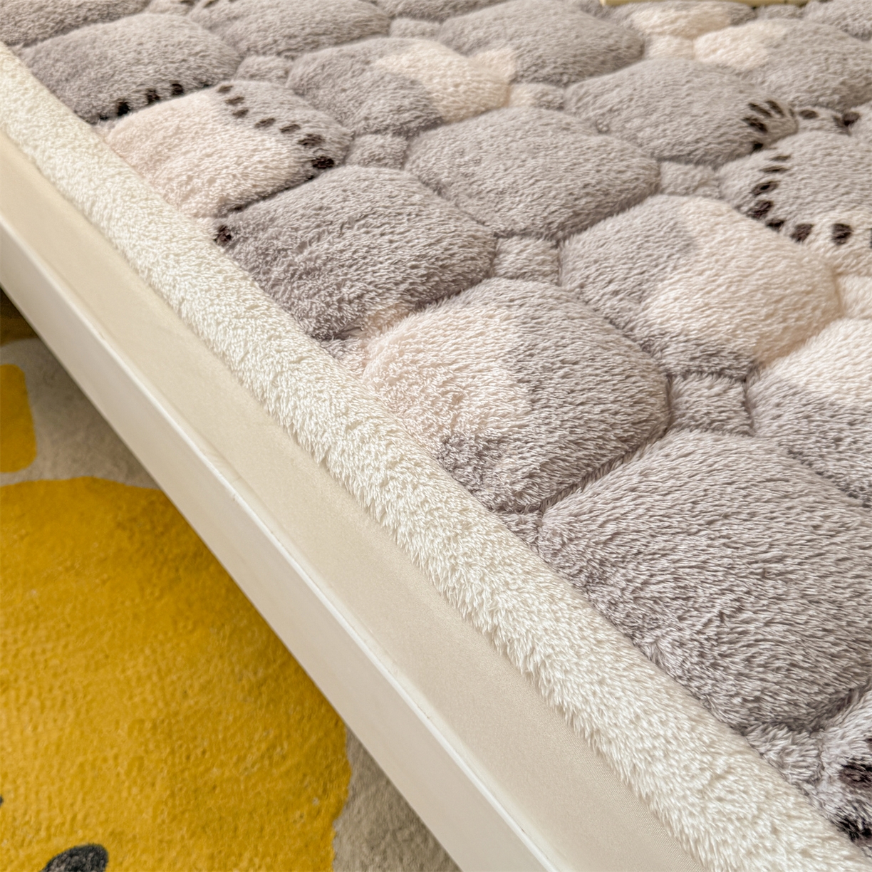 91家纺网 家纺一手货源 找家纺 雯豆家纺 2025新款泰迪绒学生宿舍床褥床垫床护垫 泰迪绒床褥-浩瀚星辰