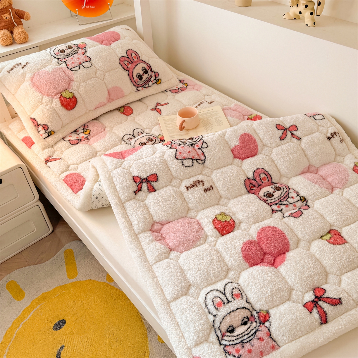 91家纺网 家纺一手货源 找家纺 雯豆家纺 2025新款泰迪绒学生宿舍床褥床垫床护垫 泰迪绒床褥-可爱布布