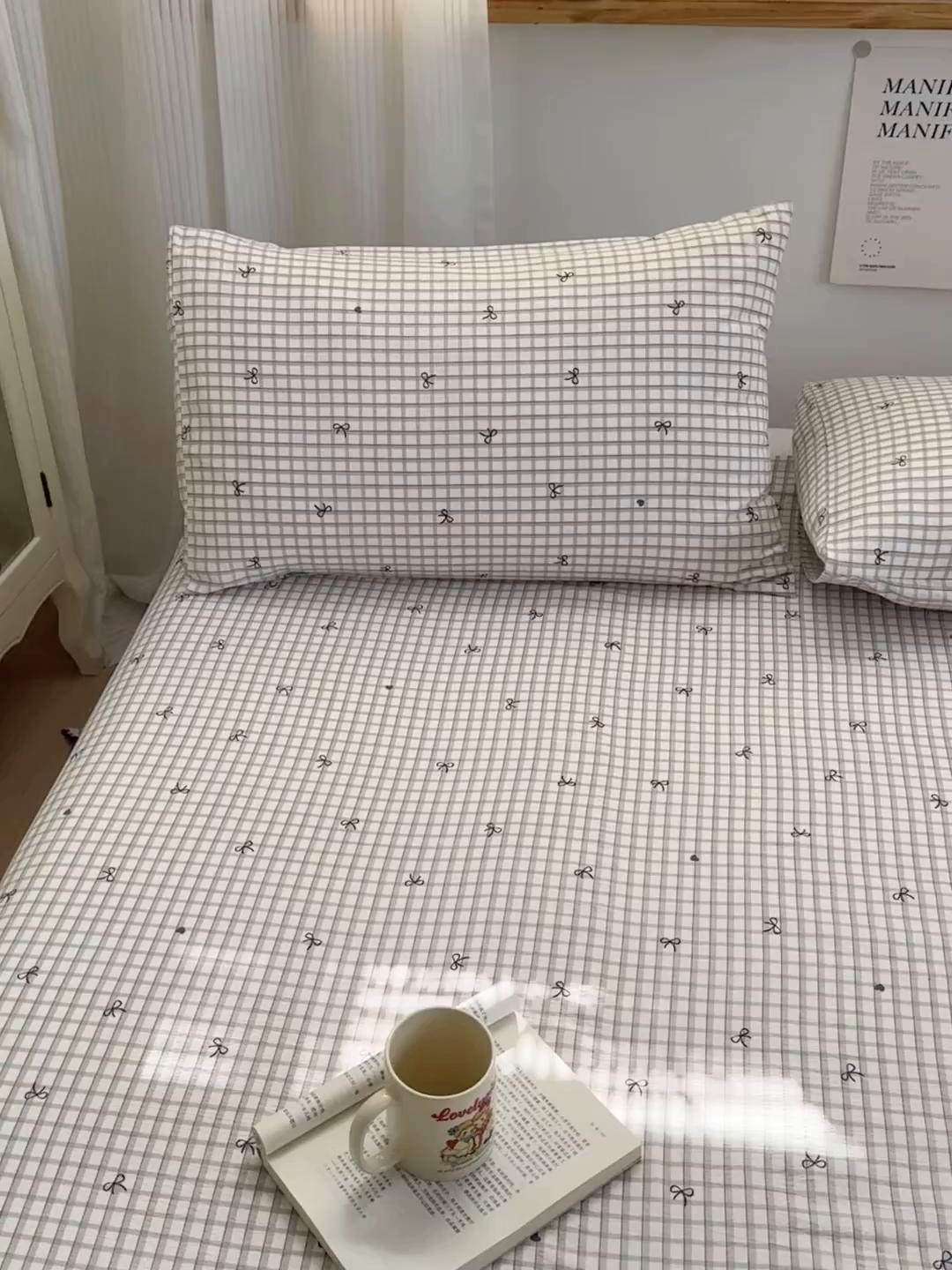 91家纺网 家纺一手货源 找家纺 沐芷 2025 秋冬加厚床单高克重双层纱黑色小花边被单床单三件套 格纹蝶结