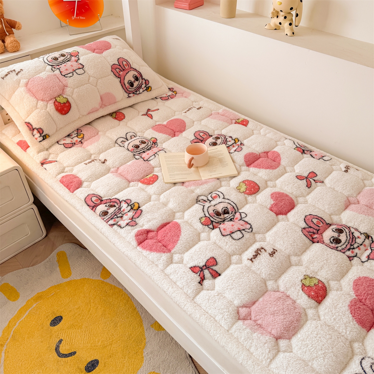 91家纺网 家纺一手货源 找家纺 雯豆家纺 2025新款泰迪绒学生宿舍床褥床垫床护垫 泰迪绒床褥-可爱布布